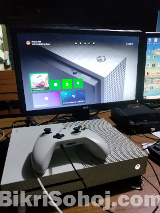 Xbox One s with Forza horizon 5